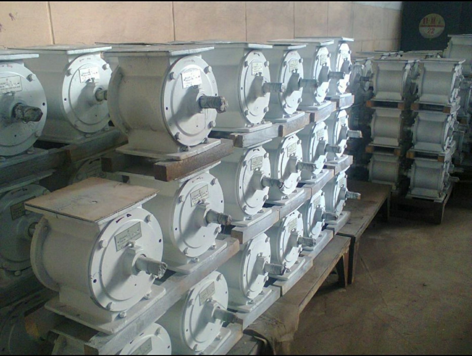 shljuzovye-pitateli1 Шлюзовые питатели(затвор) серии РЗ-БШМ 1-2