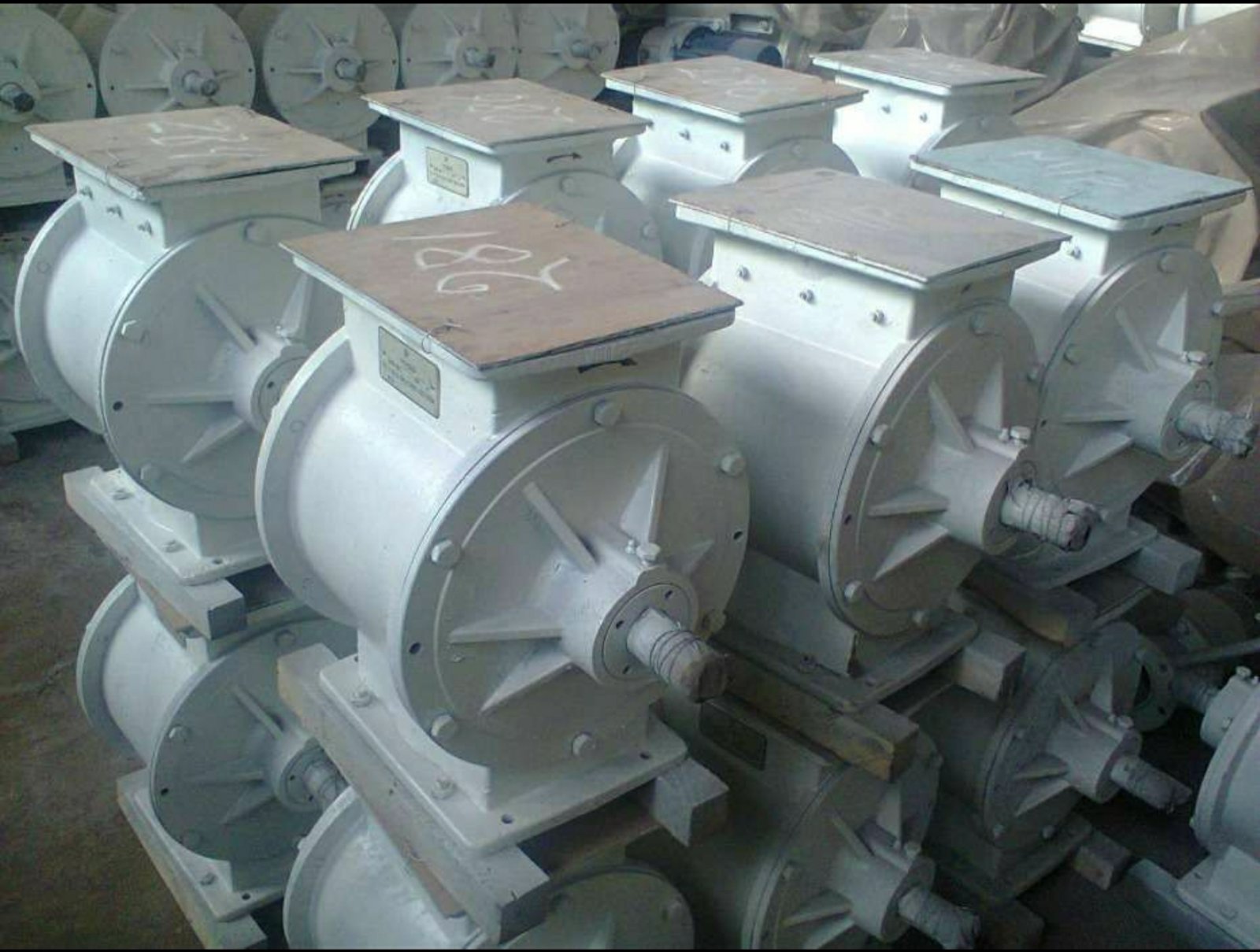 shljuzovye-pitateli2 Шлюзовые питатели(затвор) серии РЗ-БШМ 1-2